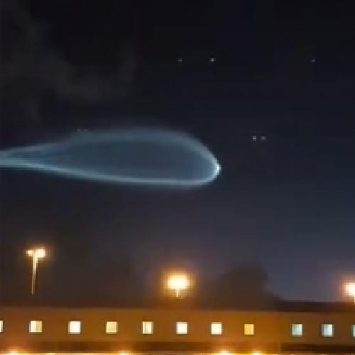 Ufo, Ovni ou uma anomalia no céu? Várias pessoas filmam o espetacular 