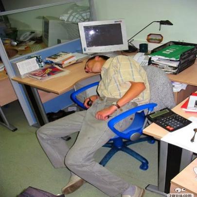 As 10 melhores coisas para dizer se você for pego dormindo no trabalho