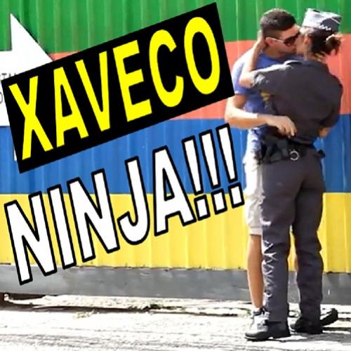 Você pediria um beijo para uma policial? Eles sim!!!