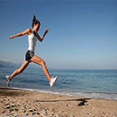 7 exercícios para você fazer na praia