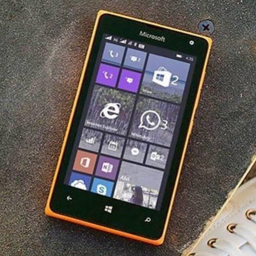 O smartphone Lumia 435 da Microsoft é dual chip e barato