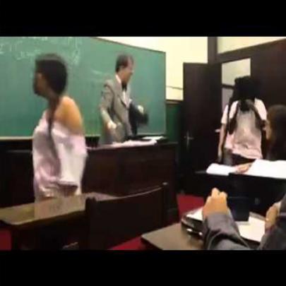 Professor tenta homenagear o golpe militar de 64 em sala de aula