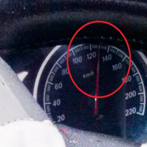Velocímetro para na velocidade do acidente. é verdade ou mito?
