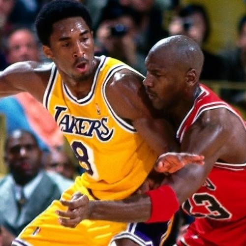 Kobe Bryant vs Michael Jordan em movimentos iguais
