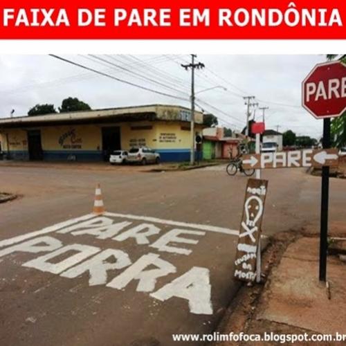 Placa de para no BR muito engraçada e diferente