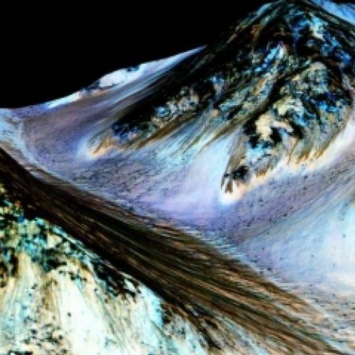 NASA finalmente prova a existência de água líquida em Marte