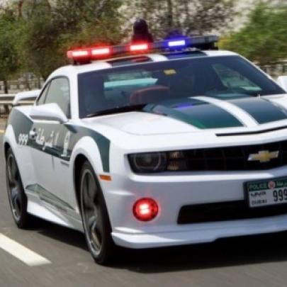 Veja como são os carros da polícia de Dubai