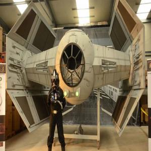Fãs de Star War constrói uma replica de tamanho real da Tie Fighter