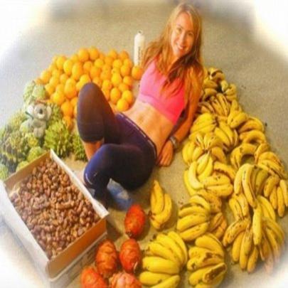 Essa garota diz que come até 51 bananas por dia!