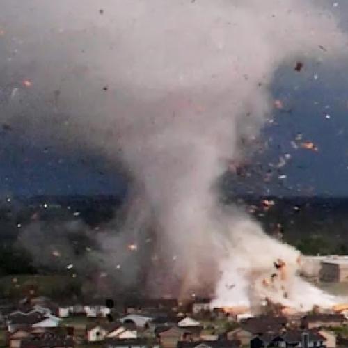 Drone captura tornado incrível em Kansas