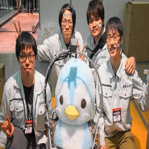Japoneses criam robô pinguim capaz de pular corda 170 vezes em 1 minut