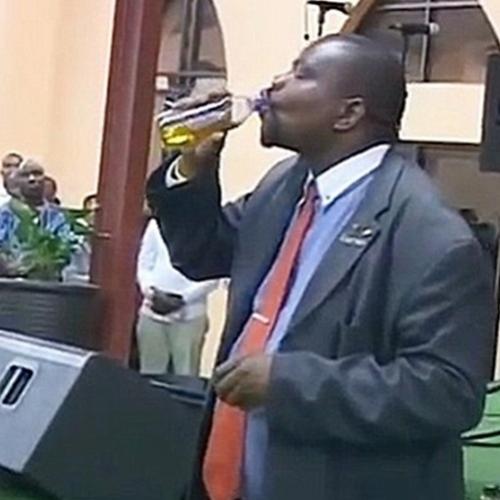 Líder religioso faz seguidores beberem gasolina para levá-los ao céu