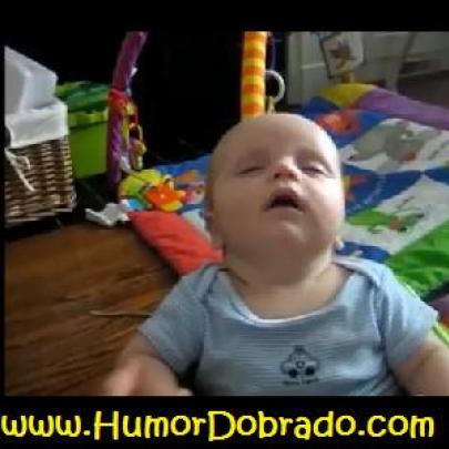 Vídeo divertido: Bebés tentam ficar acordados.