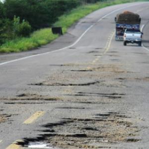 Cerca de 50% das estradas brasileiras são ruins