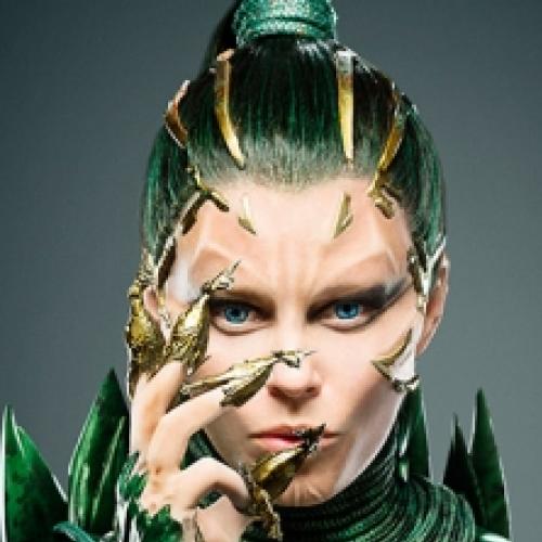 Power Rangers (2017). Foto da Vilã Rita Repulsa (Elizabeth Banks).