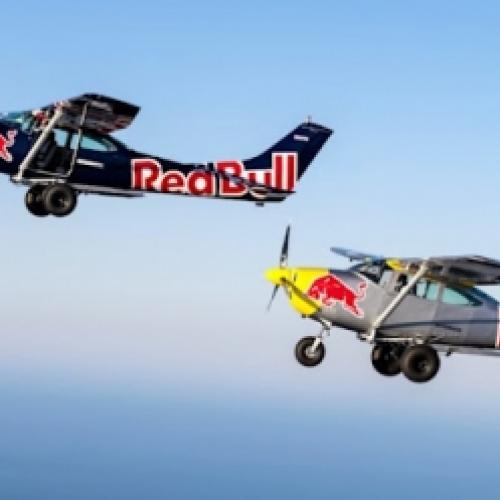 Manobra entre aviões da Red Bull termina em acidente