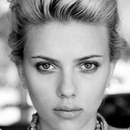 Scarlett Johansson envolvida em morte de stripper durante despedida...