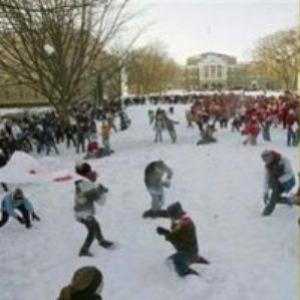 A maior guerra de bolas de neve do mundo