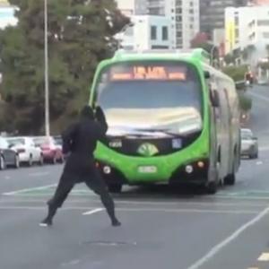 O ninja urbano ataca novamente