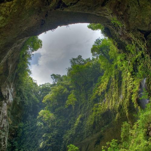Vídeo da maior e mais linda caverna do mundo