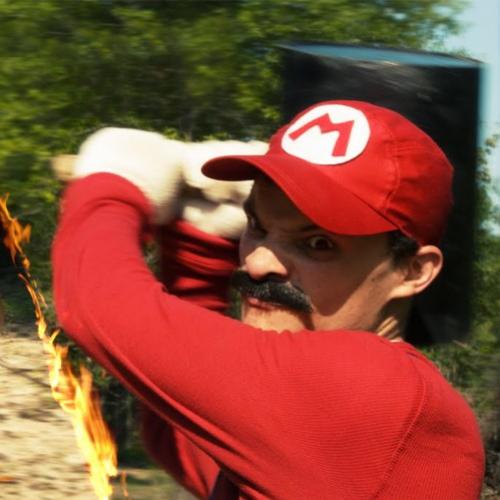 Batalha entre o Super Mario e um personagem do Minecraft na vida real