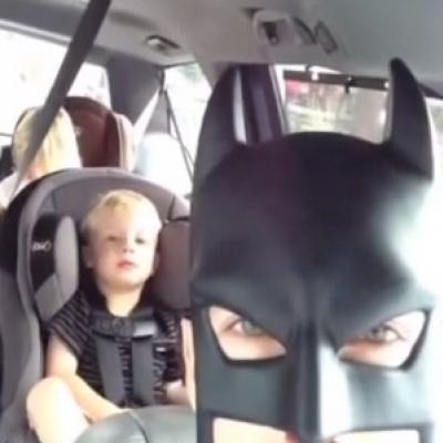 Como educar seus filhos sendo o BATMAN!