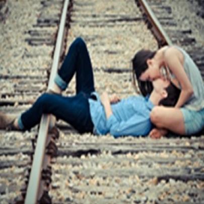 Casal sofre acidente enquanto fazia amor em trilhos de trem