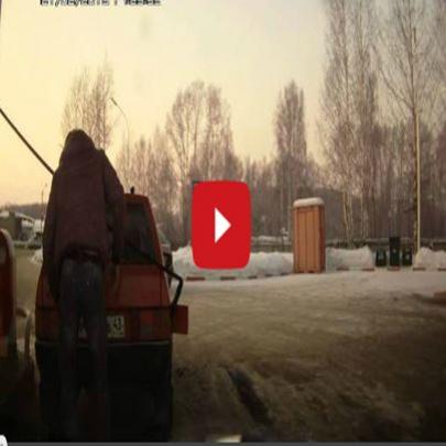 Método russo para estacionar pertinho da bomba de combustível