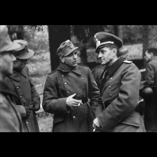 Você sabia que os uniformes nazistas eram Hugo Boss.