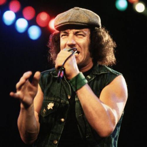 Quem canta mais parecido com Brian Johnson do AC/DC ?