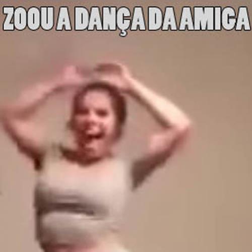 Zoando a dança da amiga