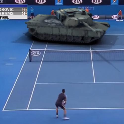 Tenista faz duelo contra um tanque de guerra