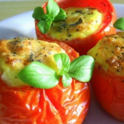 Receita: Tomates recheados com ricota...receita light e deliciosa!
