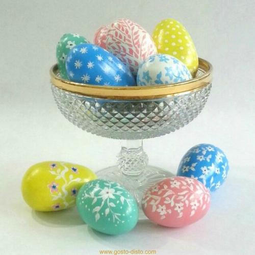 Aprenda como fazer ovos de Páscoa pintados à mão