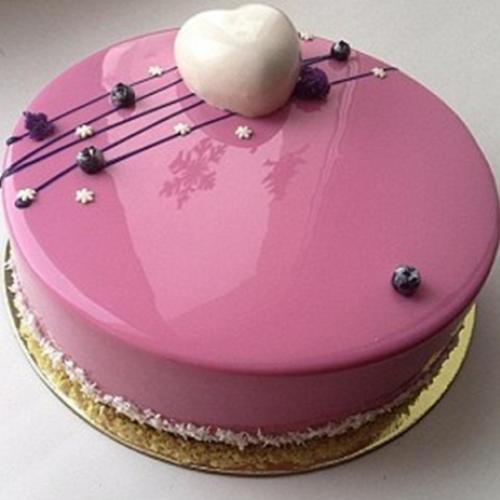 Confeiteira que conquistou a internet com bolos bonitos demais para se