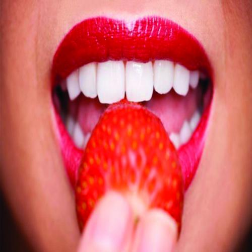 Alguns alimentos que nos ajudam a clarear os dentes