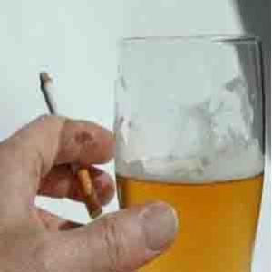 Por que as bebidas alcoólicas e o cigarro não são proibidos pela lei?