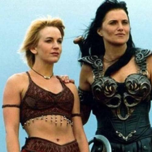 Veja como estão as atrizes que interpretaram a Xena e a Gabrielle 