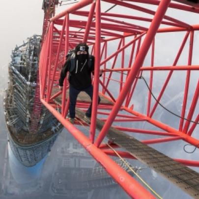 Escalando a Torre de Xangai com apenas uma corda