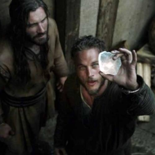 Vikings: A verdade por trás da pedra do sol usada por Ragnar na série