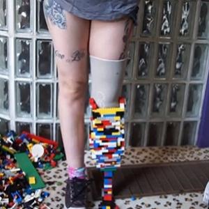 Americana constrói prótese de LEGO