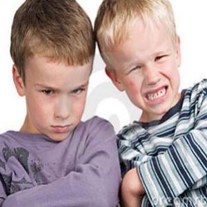 30 maneiras de irritar seu irmão