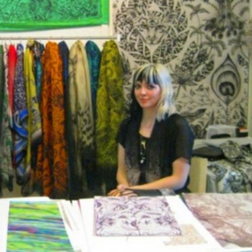 Os belos lenços da ilustradora e designer têxtil Emma J Shipley