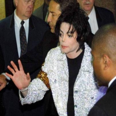 AS 5 EVIDÊNCIAS:De que Michael Jackson esta vivo confira! 