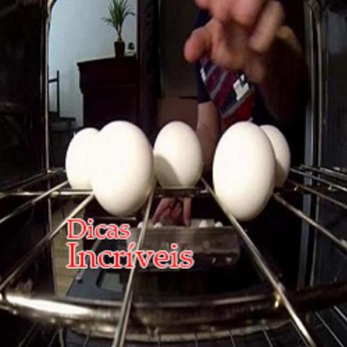 Ele coloca os ovos no forno, e depois… UAU! Quem me dera saber disto m