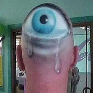 Olhos tatuados 