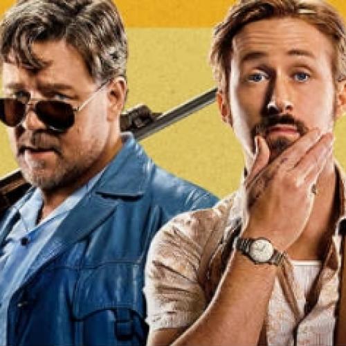 Russell Crowe e Ryan Gosling em 'Dois Caras Legais'. Trailers dublados