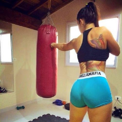 Muay Thai emagrece, fortalece os músculos e define o corpo...