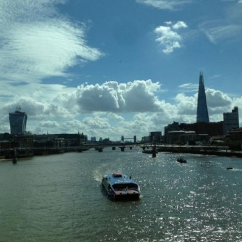 Londres pode ser bonita até vista de uma estação de metrô