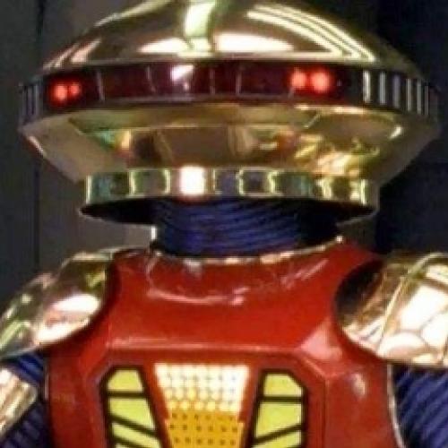 Conheça o ator por trás do personagem Alpha em ‘Power Rangers'